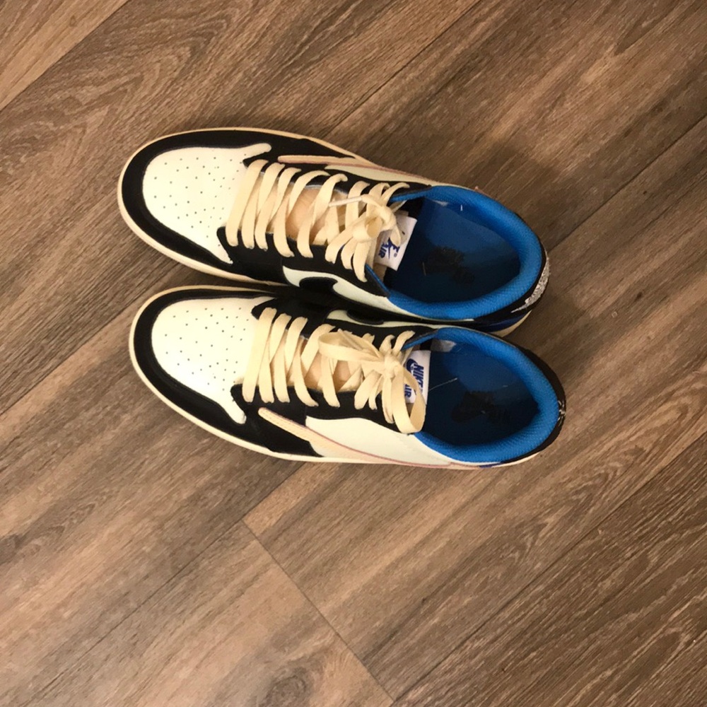 Fragment x Travis Scott Jordan 1 Retro Low OG SP
